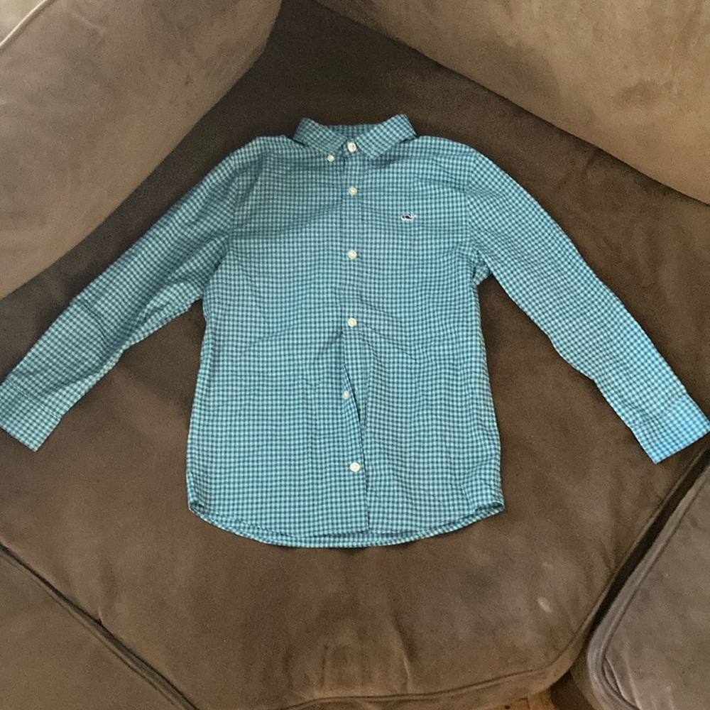 Vineyard Vines Blue and White Button Down Shirt with Relaxed Fit